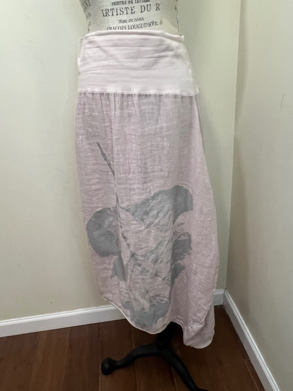 VINTAGE UNIQUE 'Blue Fish' Light Pink Linen Skirt - the linen fabric is so thin!